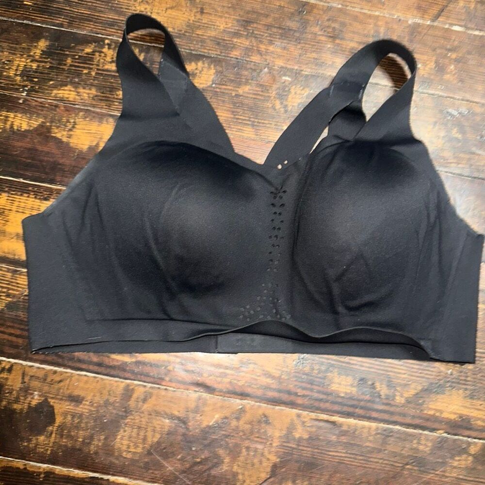 Victoria’s Secret 38D Angel max black high impact bra